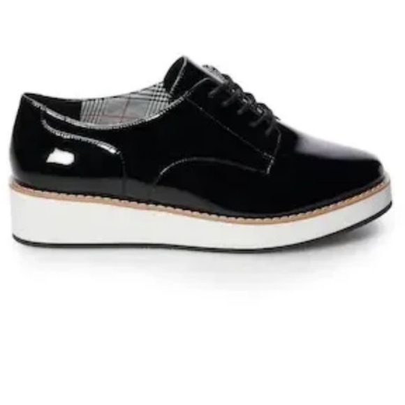 Apt. 9 Shoes - Apt 9 Black Platform Lace Up Faux Patent Leather Shoes 8.5